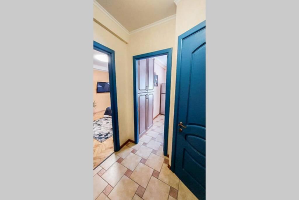Ferienwohnung Cozy Flat Kiew Exterior foto