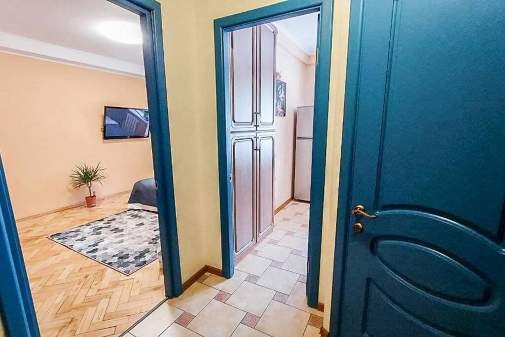 Ferienwohnung Cozy Flat Kiew Exterior foto